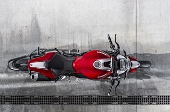 Ducati Monster 1200 R 2017 - Bild 56 Ducati Monster 1200 R 2017 - Bild 56